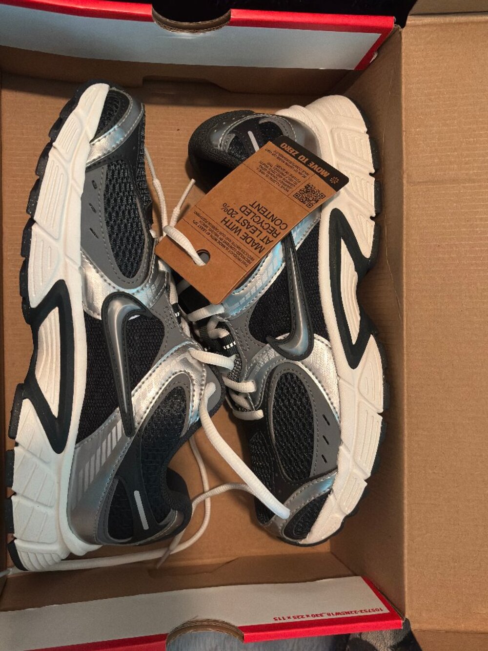 NWT Women's Nike V5 RNR Seaweed/Metallic Silver/White 8.5 - Picture 2 of 6